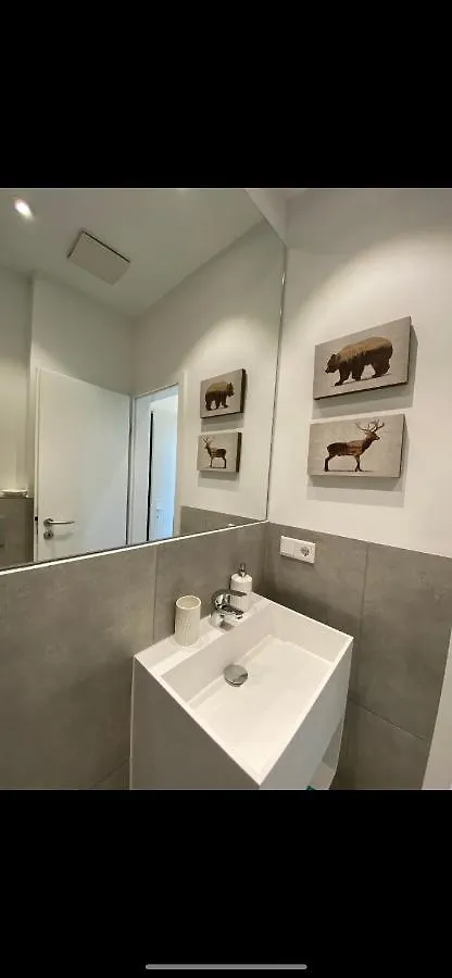 Tiny Modern Apartment Central Köln